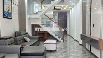 Nhà nguyên căn tại Khu nhà ở thương mại Phú Hồng Thịnh II, Bình Dương