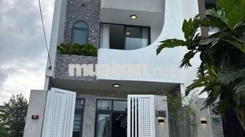 Bán nhà phố 1 trệt 2 lầu Thiết kế sang trọng, giá tốt khu vực