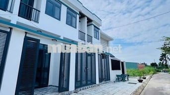 BÁN NHÀ RIÊNG MỚI XÂY 2 TẦNG TẠI ĐỨC HÒA, LONG AN, 1tỷ080tr - 42m2