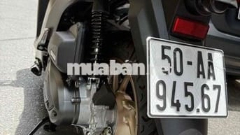 xe mới chưa lăn bánh kèm biển đấu giá
