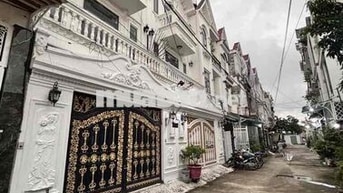 NHÀ MỚI XÂY, NHÀ BÈ, 50m2, HẺM XE HƠI, TẶNH FULL NỘI THẤT.
