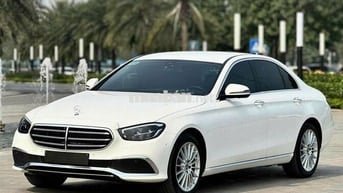 Mercedes Benz 2022 E200 Exclusive - 30000 km