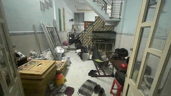 BÁN GẤP NHÀ CHÍNH CHỦ , SHR , GIÁ TỐT .