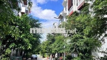đất khu phân Lô đường 10m + vỉa hè  full thổ cư