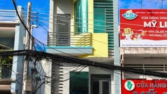 Chính chủ bán nhà 1 trệt 3 lầu, 6PN, mặt tiền Hùng Vương, Long Xuyên