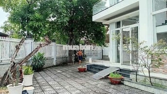 Nhà sân vườn
Full nội thất cao cấp, giá 17 triệu, hơn 400m2 sạch đẹp