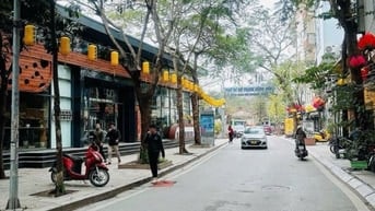 BÁN NHÀ ĐẸP PHỐ ĐI BỘ TRỊNH CÔNG SƠN, TÂY HỒ,60M, 15,9 TỶ 