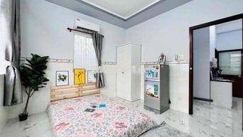 CĂN HỘ CỬA SỔ TRỜI - TÁCH BẾP - SIÊU ĐẸP - LÒ GỐM Q6 SÁT QUẬN 5
