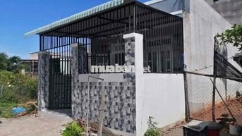 Cần Bán Nhà Cấp 4 Hẻm Xe Ô Tô 2pn 1 phòng khách Cách Quốc Lộ 1A 800m