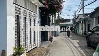 NHÀ C4 HẺM XE TẢI Gần NGUYỄN VĂN QUÁ – 7.5x29m – THUÊ 10TR/THÁNG