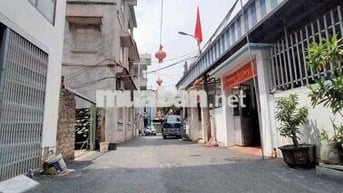 đất thị trấn chúc sơn phường chương mỹ cách quốc lô 6 có 200m
