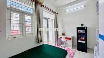 Cho thuê phòng Ban Công, Full NT, tách bếp ở Trần Xuân Soạn, Tân Hưng