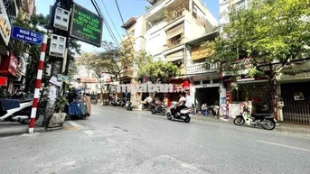 Nhà Tân Ấp -160 m - 2 mặt ngõ . Chia làm 2 căn đẹp -mỗi căn 80 m -16,5