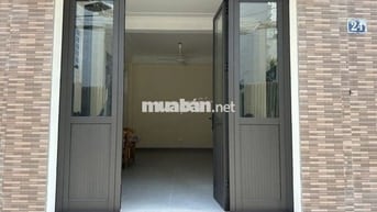 Cho thuê nhà mặt ngõ kinh doanh, văn phòng gần chợ, trường học.