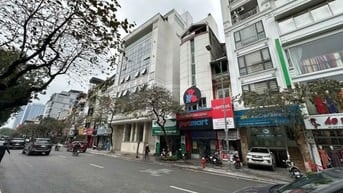 Chính chủ bán nhà mặt phố Kim Mã 50m2x7t. Giá 30 tỷ