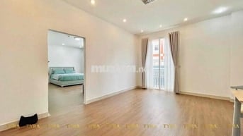 🏡Căn Hộ Ngay Trung Tâm Quận Phú Nhuận - Full Nội Thất Mới - Bancol Lớn