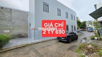 NHÀ MẶT TIỀN CÓ SÂN Ô TÔ VÀ 4 PHÒNG NGỦ