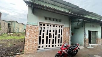 NHÀ CẤP 4, 10x21, TRỌ 10 PHÒNG, HẺM 5M, DĨ AN, GIÁ 3 ĐỒNG TL