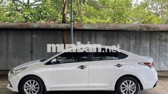 Hyundai accent số tự động