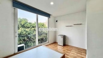 studio ở Lê văn thọ có cửa sổ lớn đường oto