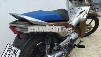 Xe honda tay ga.đời mới có Fi.còn mới toanh