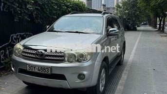 Toyota Fortuner 2010 2.5G - 9800 km