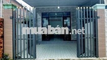 Bán gấp căn nhà 110m2 Củ Chi 870 triệu SHR Xã Tân Thông Hội, Chủ Bể Nợ