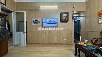 Tầng 1 tập thể Thái Hà,Đặng Tiến Đông, Đống Đa