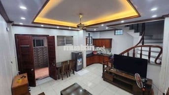 Nhanh thì còn cho thuê nhà Sài đồng Long Biên 35m 4 tầng 2 ngủ giá 7 t