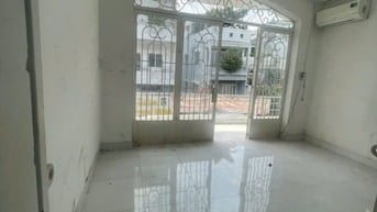 Cho thuê nhà góc 2 mặt tiền 111 Trần Khắc Chân, Quận 1