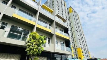 Nhà phố SHR 4 tầng, vừa ở vừa kinh doanh ngay dưới chân 8000 căn hộ