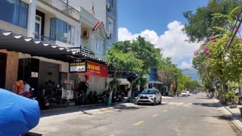 Bán nhà đẹp 3 tầng MT Phùng Tá Chu, (7m5) gần biển, Mân Thái, Sơn Trà