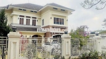 Bán biệt thự 2 mặt tiền đường Khởi Nghĩa Bắc Sơn, Phường 10,  Đà Lạt.