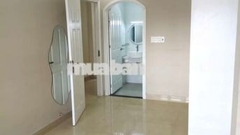 Cách Chợ đêm Linh Trung 500m. Phòng đẹp cho nữ sinh viên.