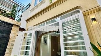 Nhà đẹp, gần CV Làng Hoa, khu dân trí, Nguyễn Văn Khối, 45m2, 4.7 tỉ.