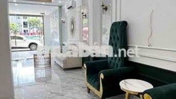 cần bán nhà thích hợp làm văn phòng nha khoa
