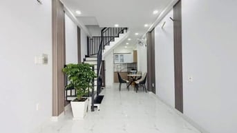 CHÚ BA BÁN CĂN NHÀ HÀN HẢI NGUYÊN, Q11, SỔ RIÊNG, MUA DỌN VÀO Ở NGAY