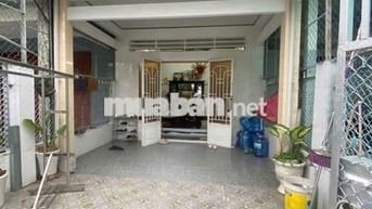 Sang tên nhà gần chợ Đệm, giá 790tr, có sổ riêng.