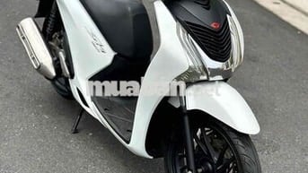 SH 150i mà giá chỉ bằng chiếc AB 150 ae ơiii