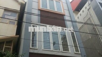 Cho thuê căn nhà 50m2 x 5 tầng mặt ngõ 381 phố Nguyễn Khang, Yên Hòa