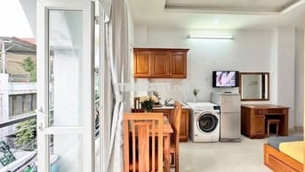 CĂN HỘ BANCON FULL NỘI THẤT CÓ THANG MÁY NỘI THẤT MỚI XỊN NGAY BỜ KÈ