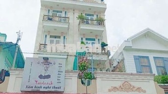 Phòng tầng trệt rộng full nội thất