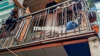 Bán nhà chính chủ quận 8 hẻm ba đình