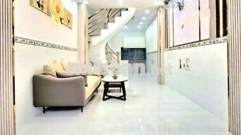 Nhà bán 2 phòng ngủ 2 vệ sinh, gần chợ Phú Xuân