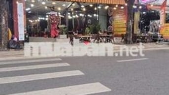 cần cho thuê mặt bằng bán buổi sáng vỉa hè rộng