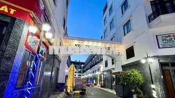 Nhà Mới Xây DT 250m2 1Trệt 1Lửng 3Lầu 4Pn 5Wc 1/ Tô Ngọc Vân Sân Thượg