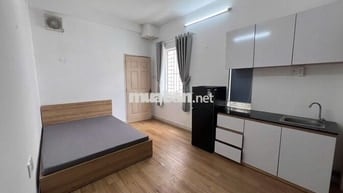 Cho thuê studio cửa sổ trời full nội thất ngay trung tâm quận 3