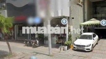 Cho thuê nhà Cách Mạng Tháng 8 - Quận 1 / 1 Trệt 1 Lửng rộng rãi .