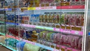 CẦN NGƯỜI BÁN HÀNG ĐỨNG COI QUẦY HÀNG 