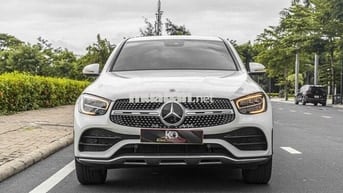 GLC300 COUPE Model 2023 màu trắng/ nt đỏ siêu lướt